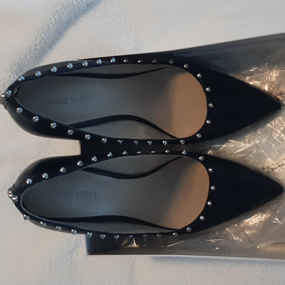 4" Nine West Studded pumps